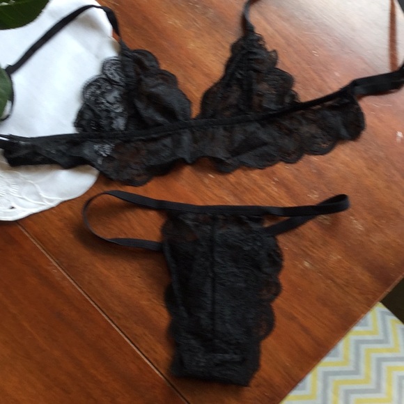 BNIP. Sexy underneath.  Purple lace Set! Black too - Picture 5 of 5